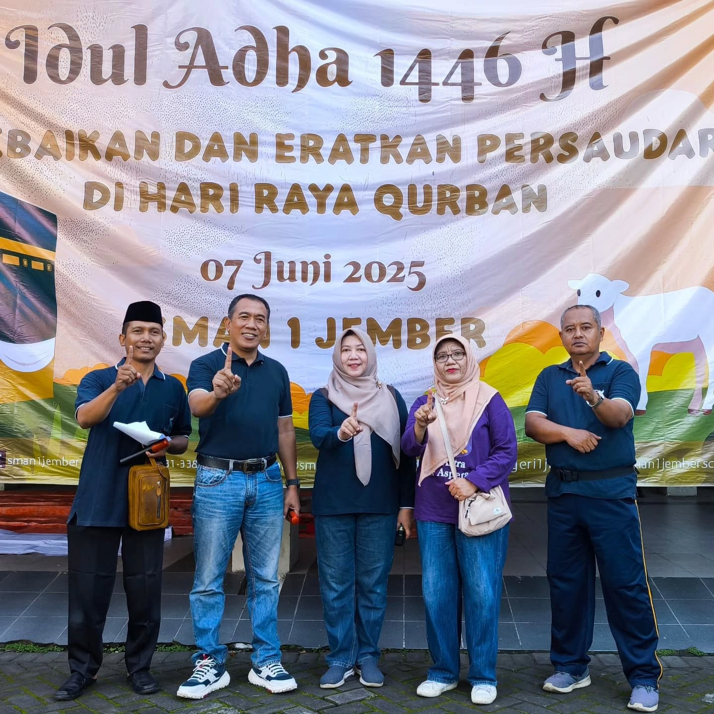SMA Negeri 1 Jember Laksanakan Penyembelihan Hewan Qurban