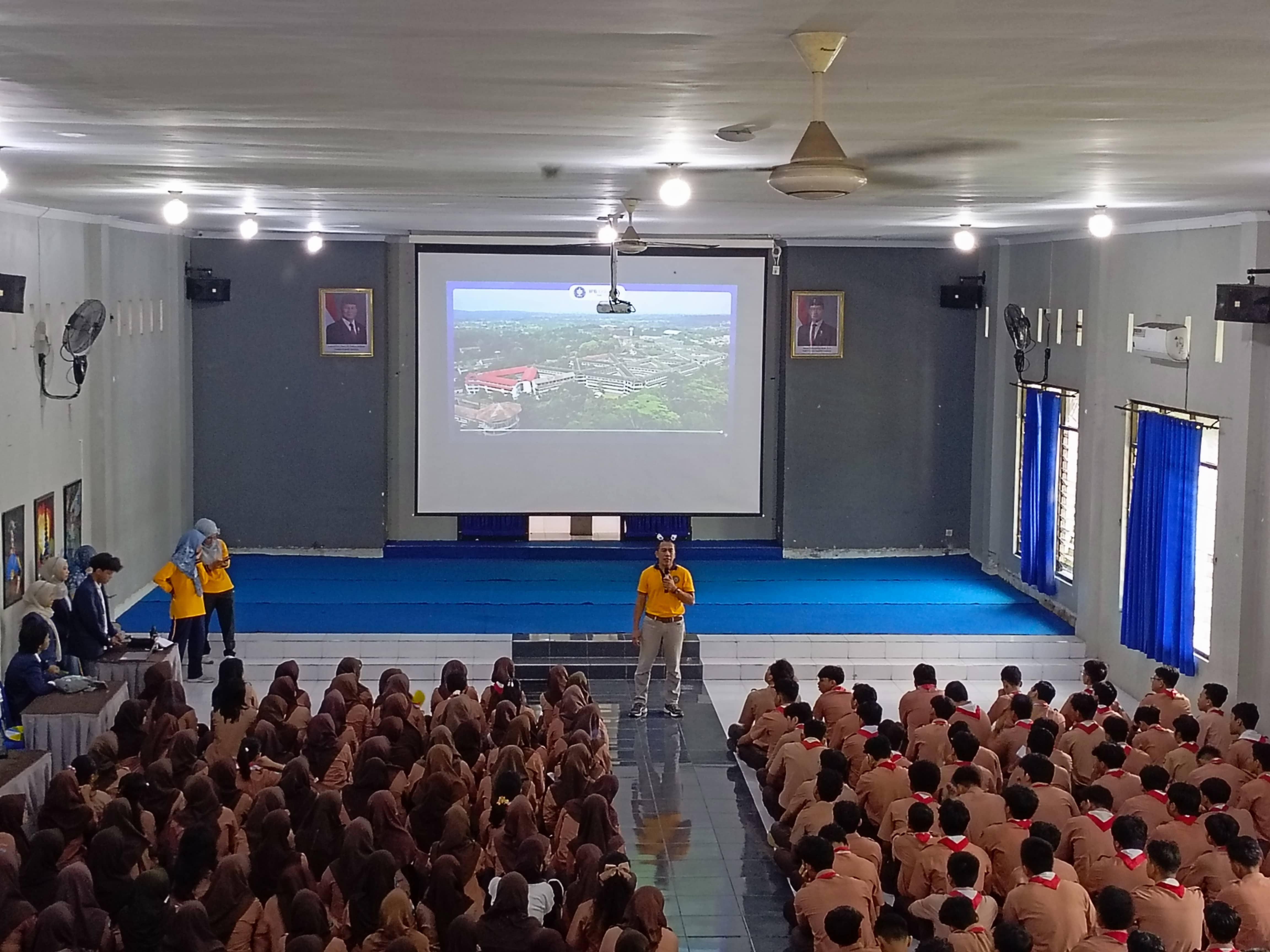  Sosialisasi PTN dari Alumni SMA Negeri 1 Jember