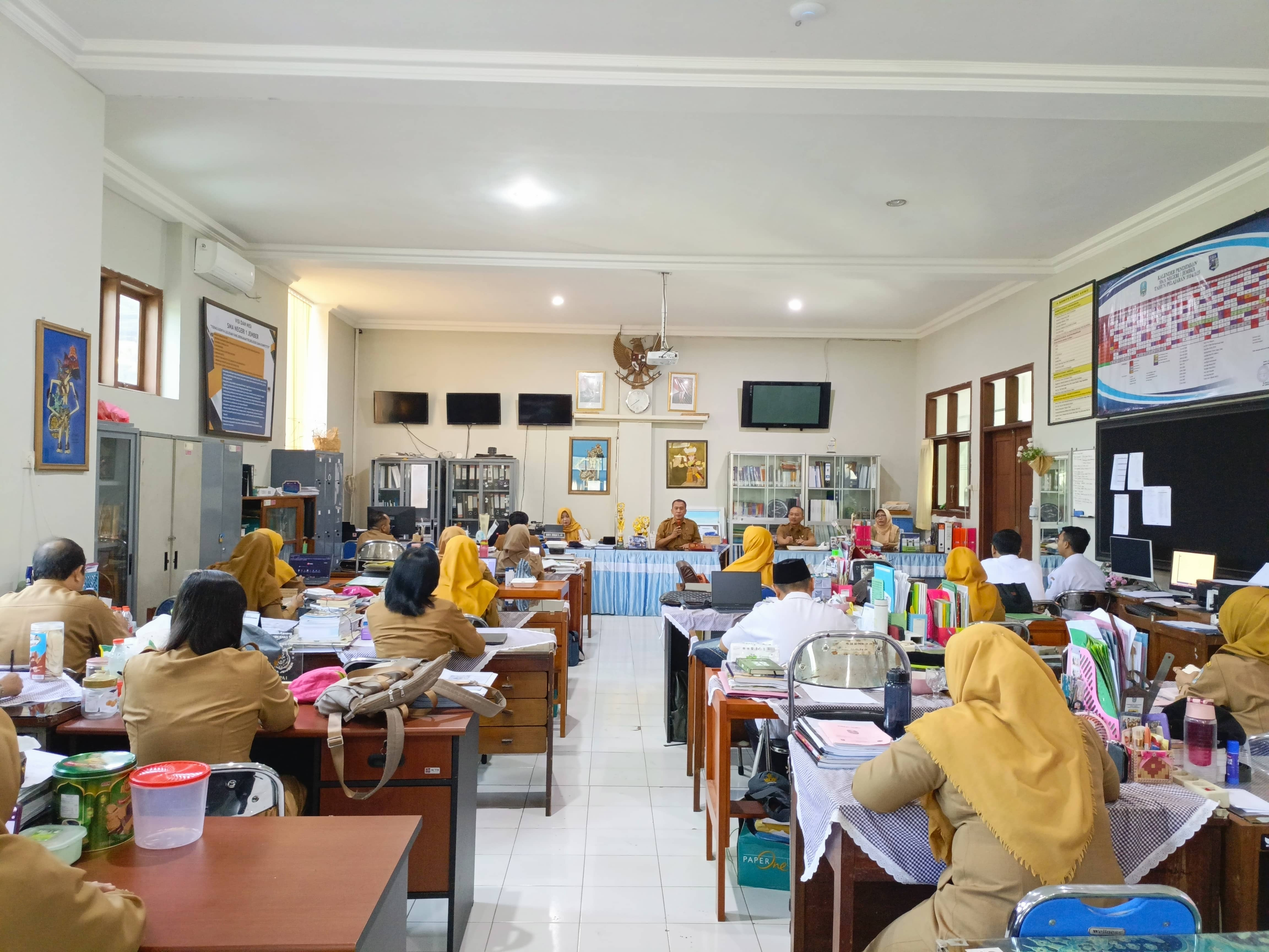 Lepas Sambut Pengawas Bina SMA Negeri 1 Jember