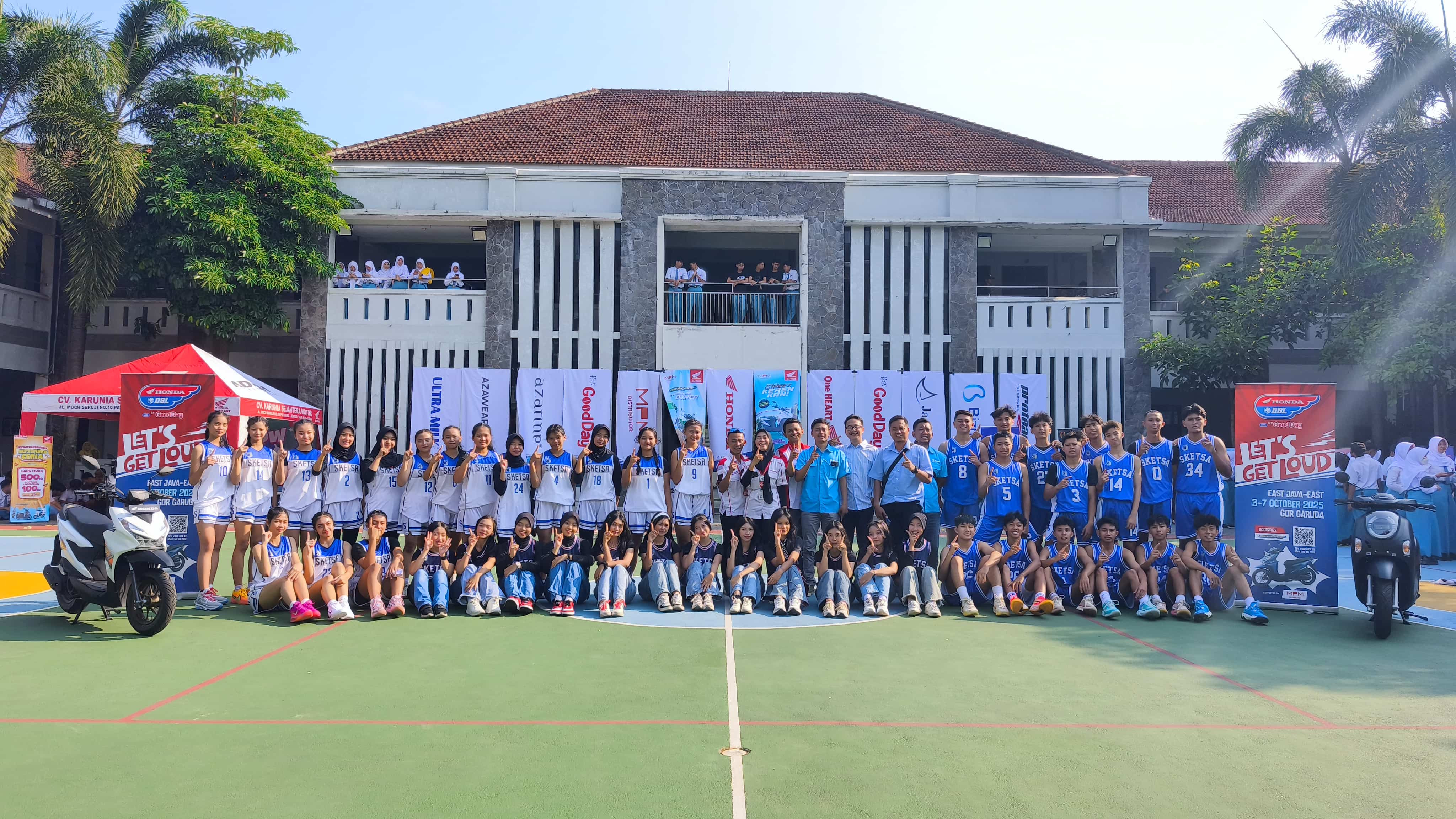 Roadshow Honda DBL with Kopi Good Day 2025 Hadir di SMA Negeri 1 Jember