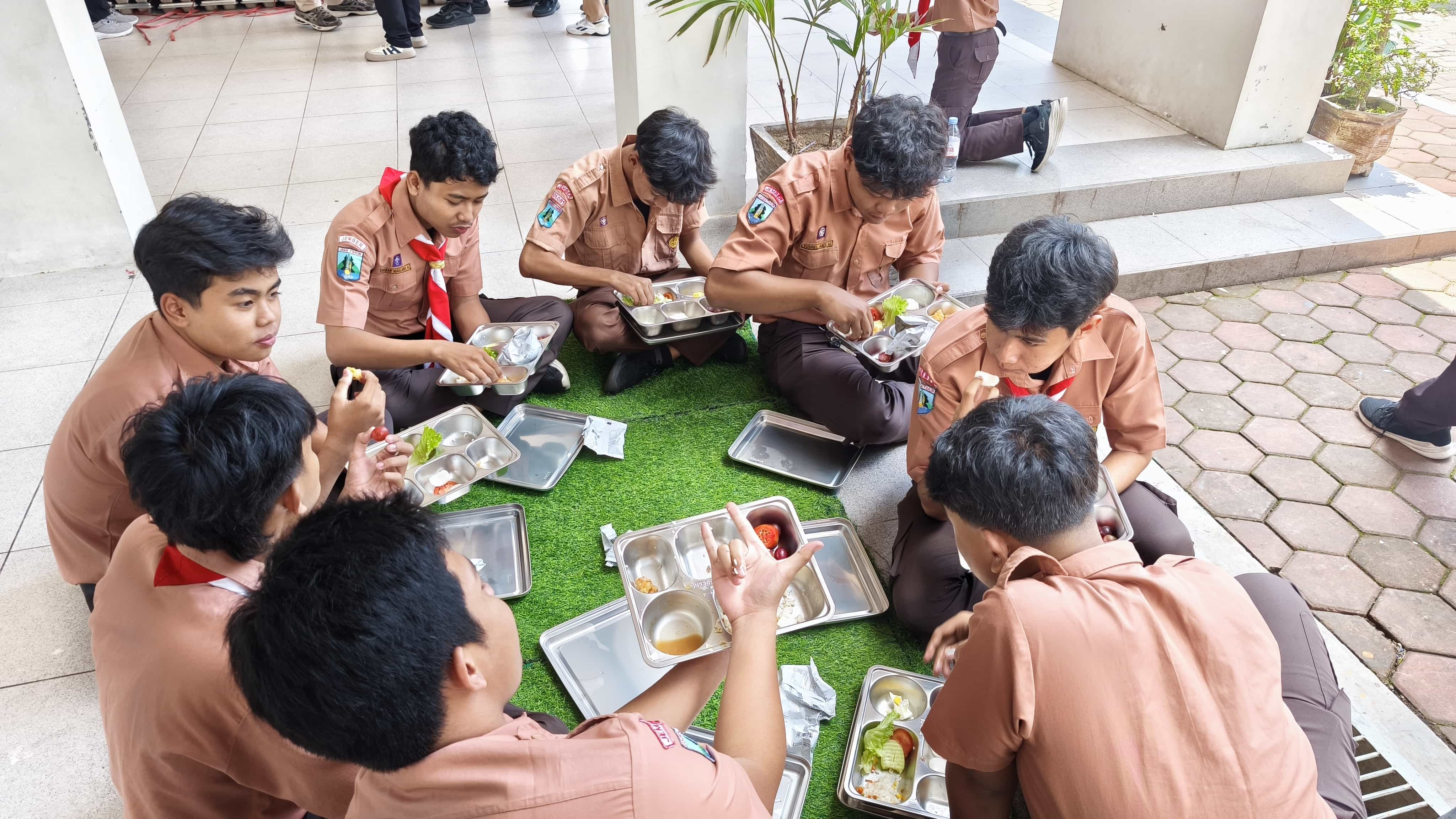 Program Makan Bergizi Gratis (MBG) Kembali Hadir di SMA Negeri 1 Jember