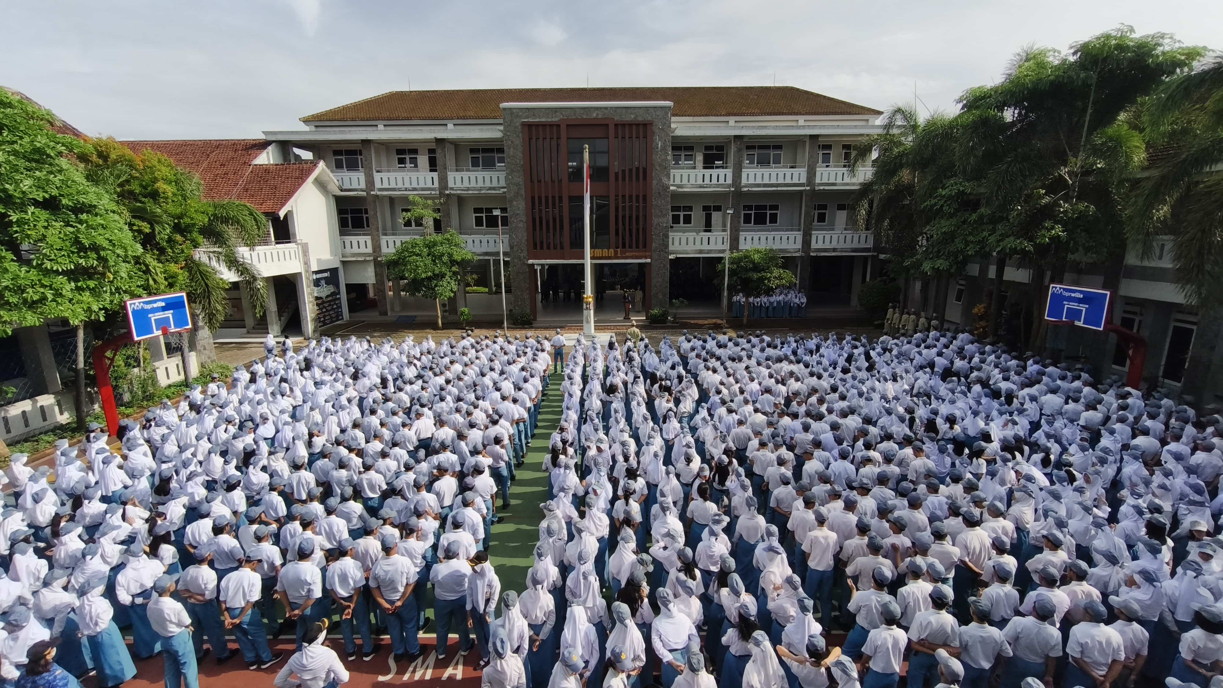 Upacara Bendera Hari Senin 17 November 2025