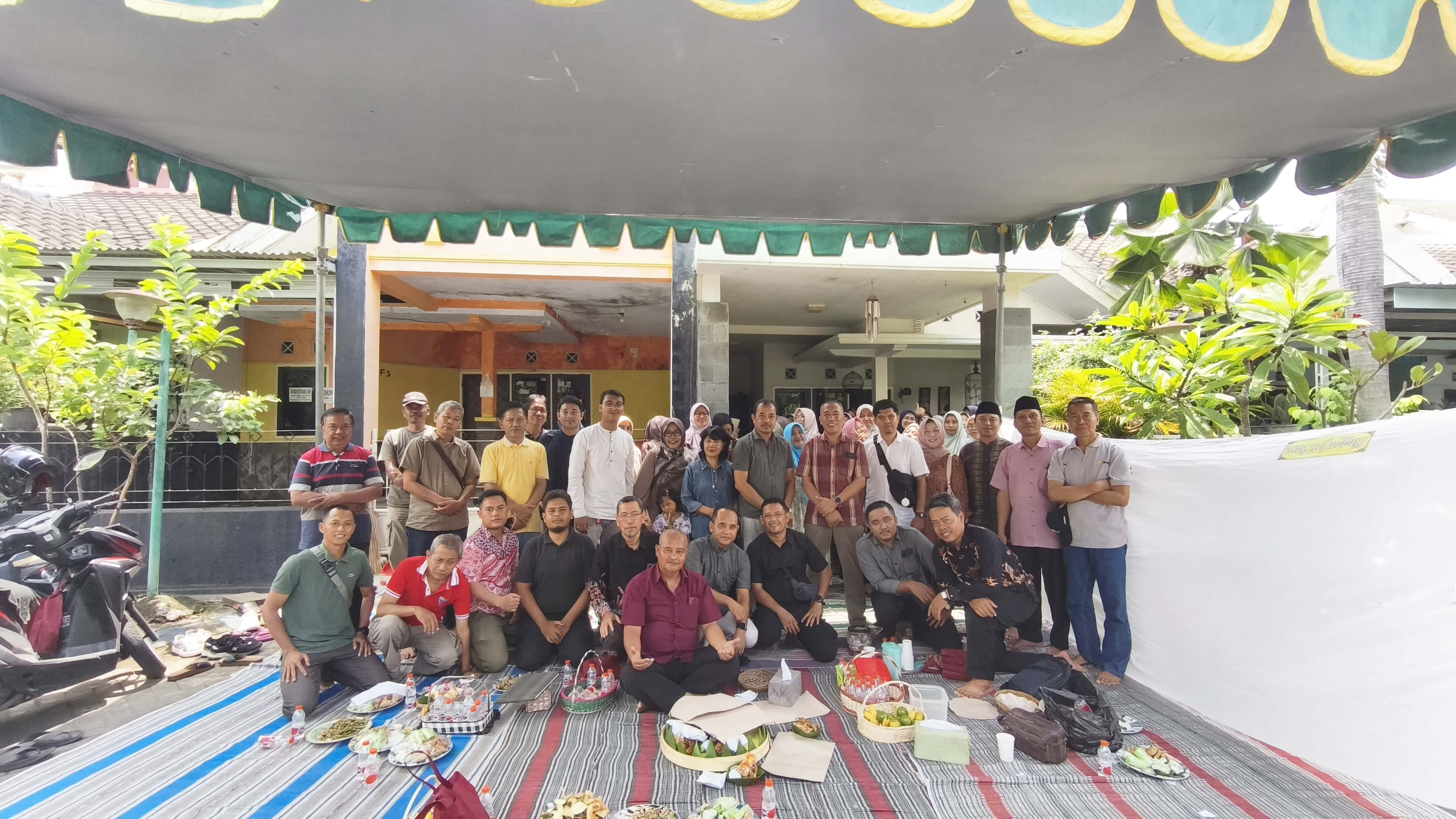 Kegiatan Arisan dan Silaturahmi Keluarga Besar SMA Negeri 1 Jember Pererat Kebersamaan