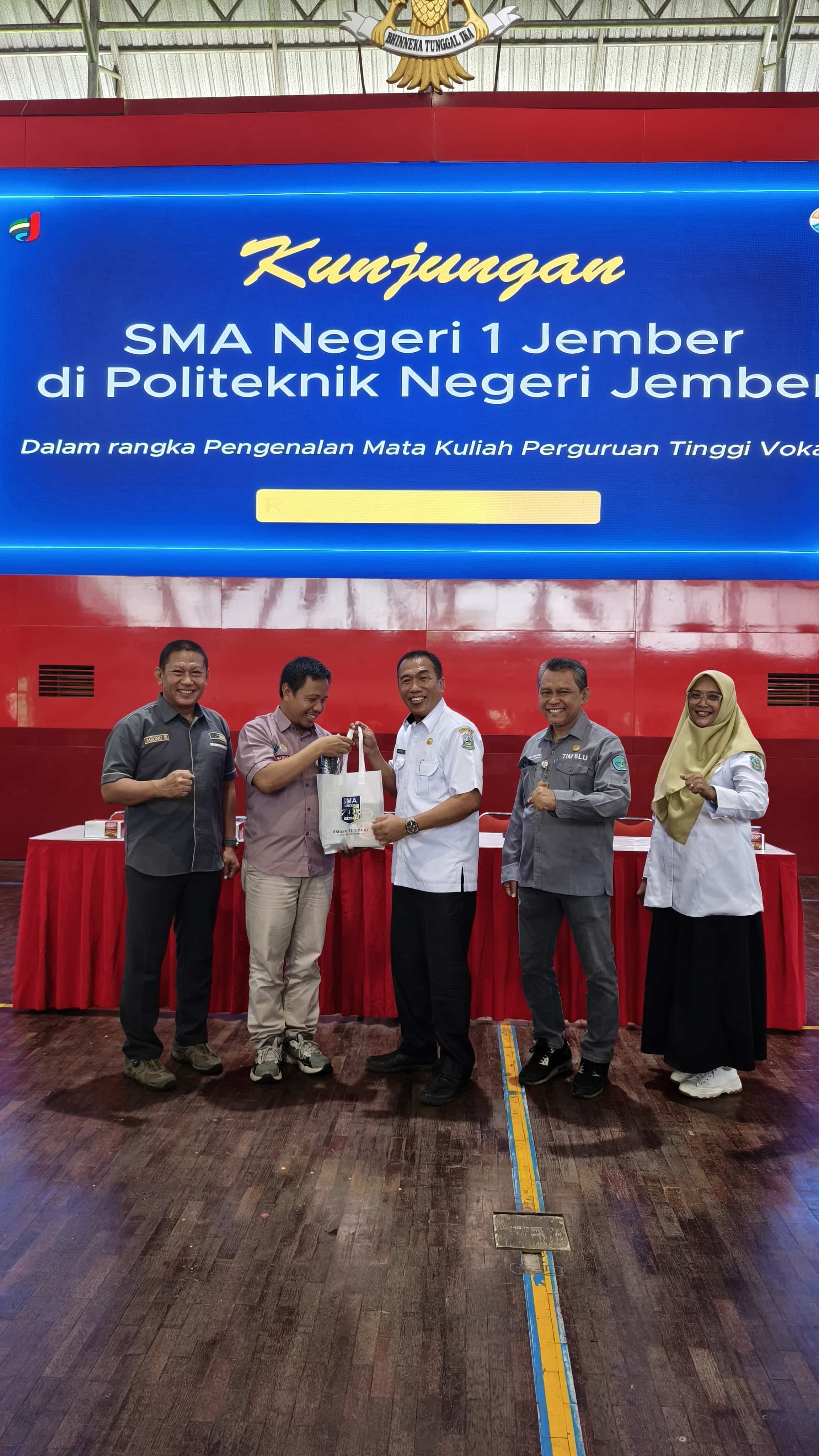 Kunjungan Edukatif SMAN 1 Jember ke Politeknik Negeri Jember