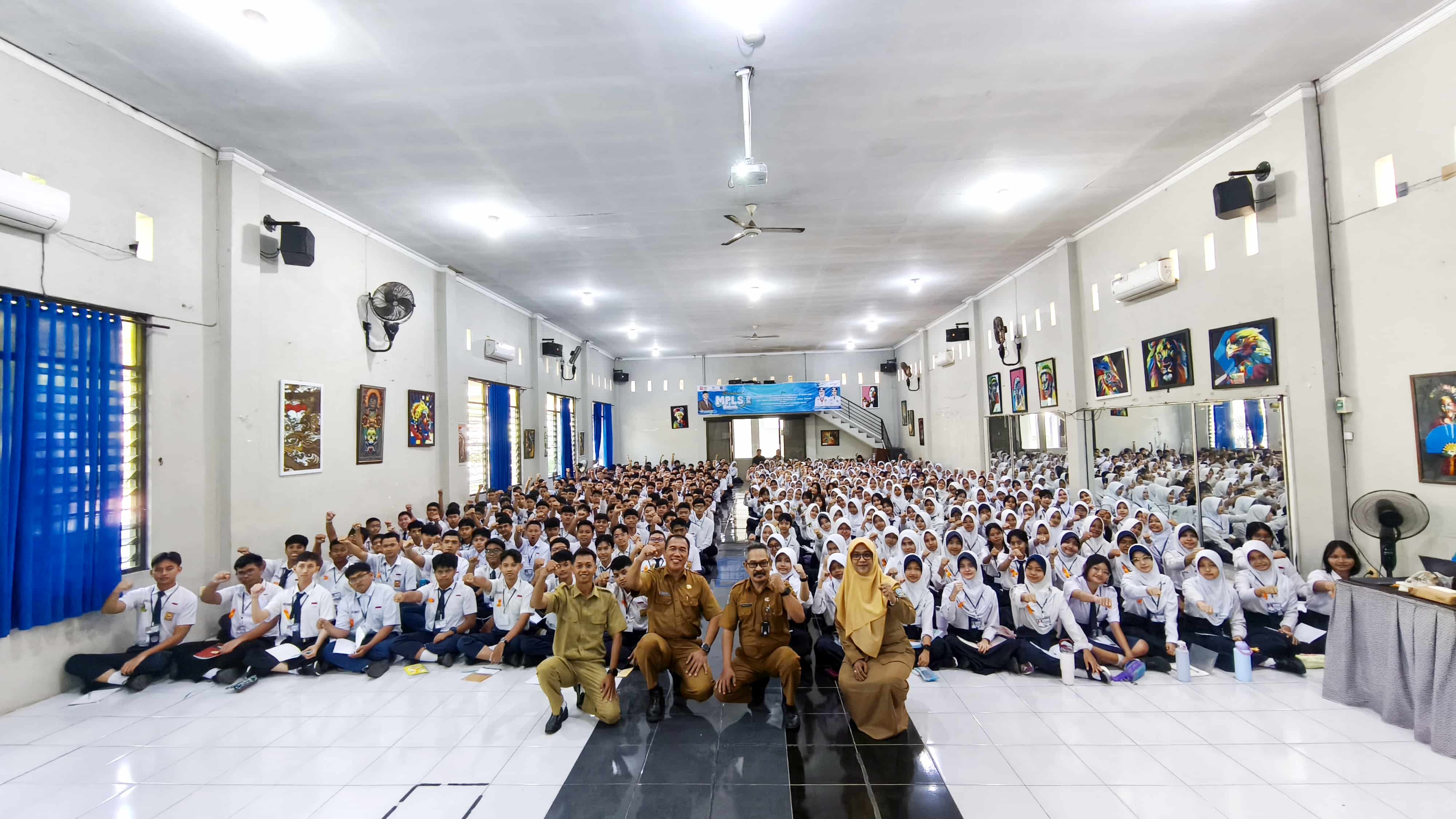 MPLS HARI KEDUA SMA NEGERI 1 JEMBER TAHUN 2026