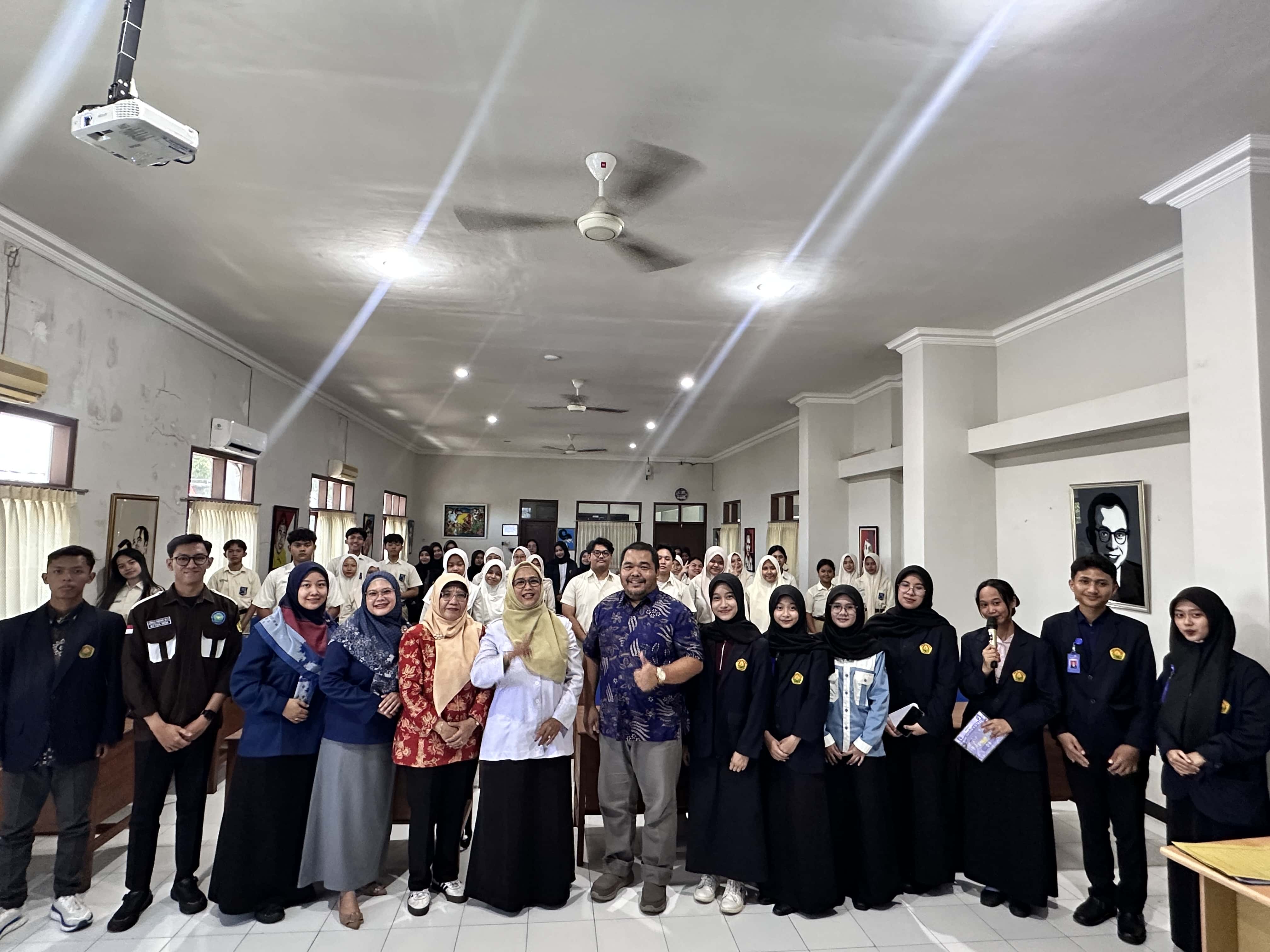 Sosialisasi Bullying dan NAPZA dalam Kegiatan SNC Meet Genshe X GTKAC 2026 di Aula Madya