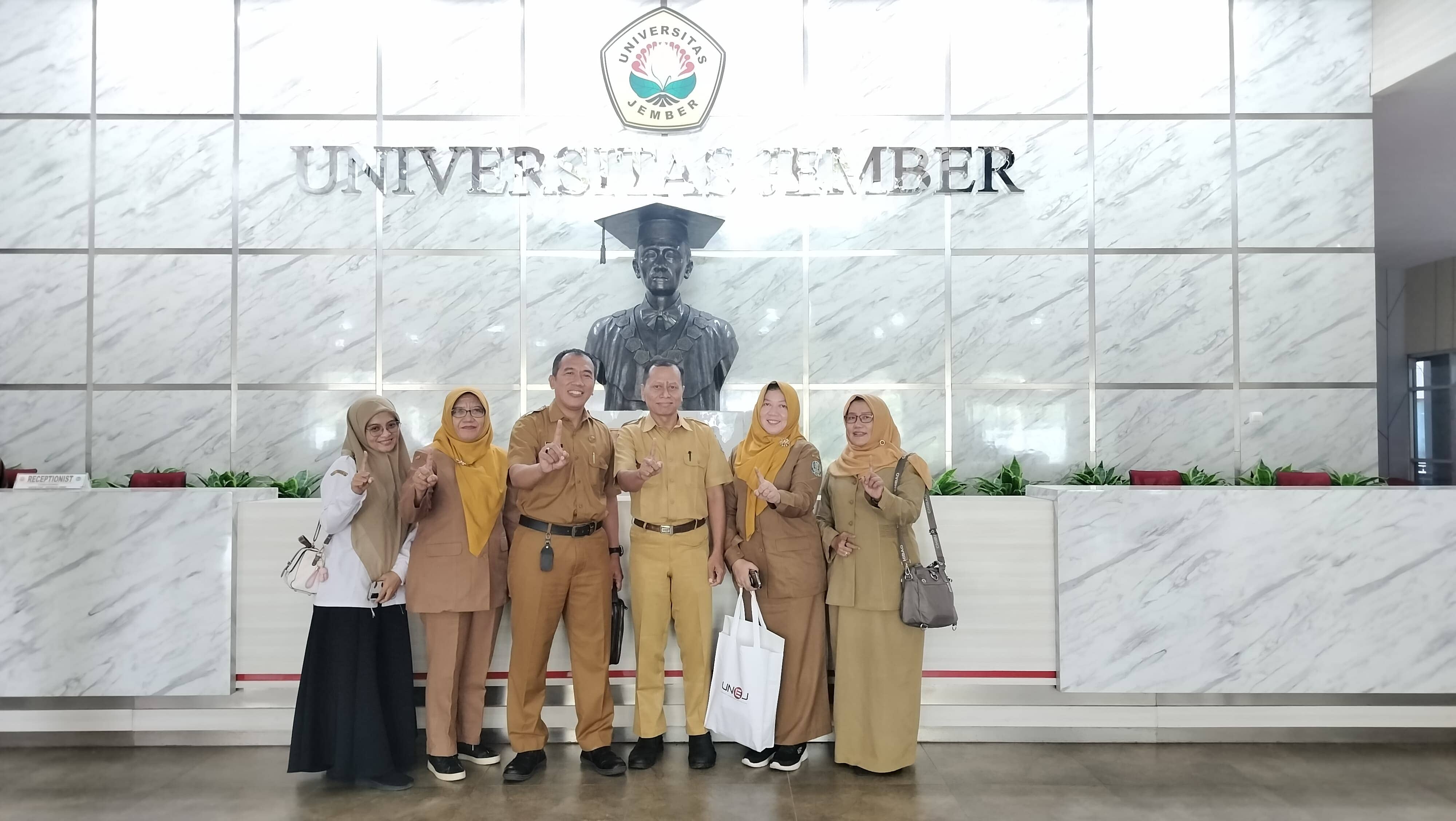 SAFARI KAMPUS SMA NEGERI 1 JEMBER KE UNIVERSITAS JEMBER