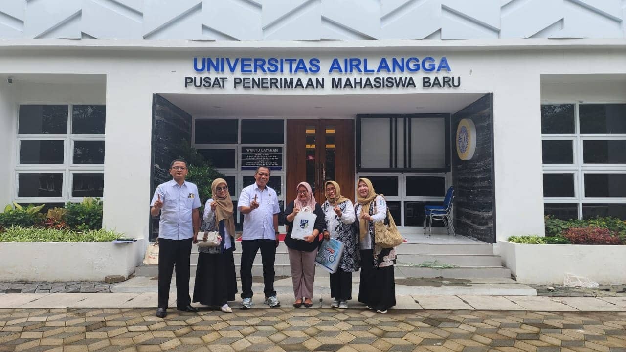  SAFARI KAMPUS SMA NEGERI 1 JEMBER KE UNIVERSITAS AIRLANGGA