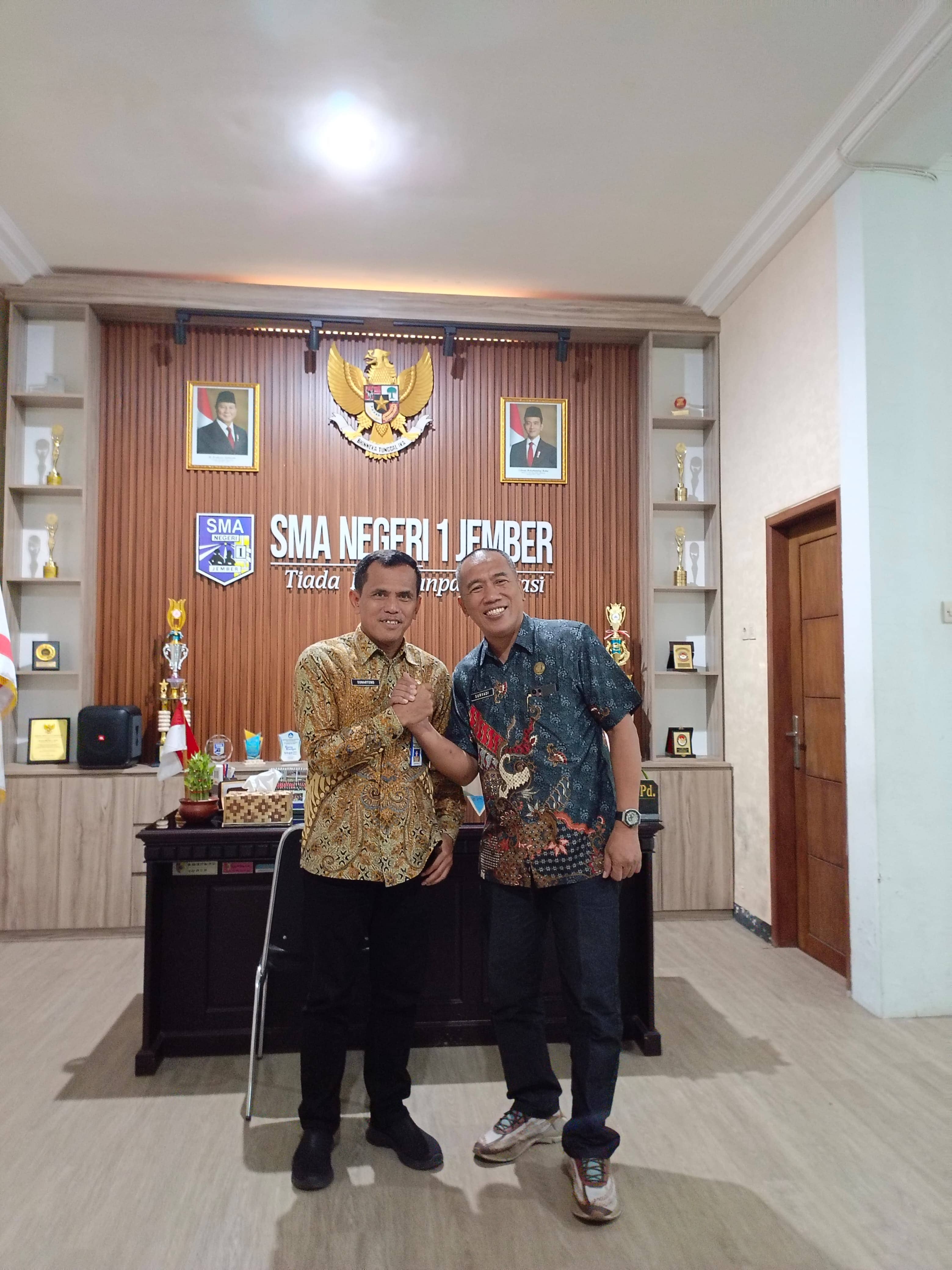 Kunjungan Sekretaris/Plh. Kepala Dinas Pendidikan Provinsi Jawa Timur ke SMA Negeri 1 Jember