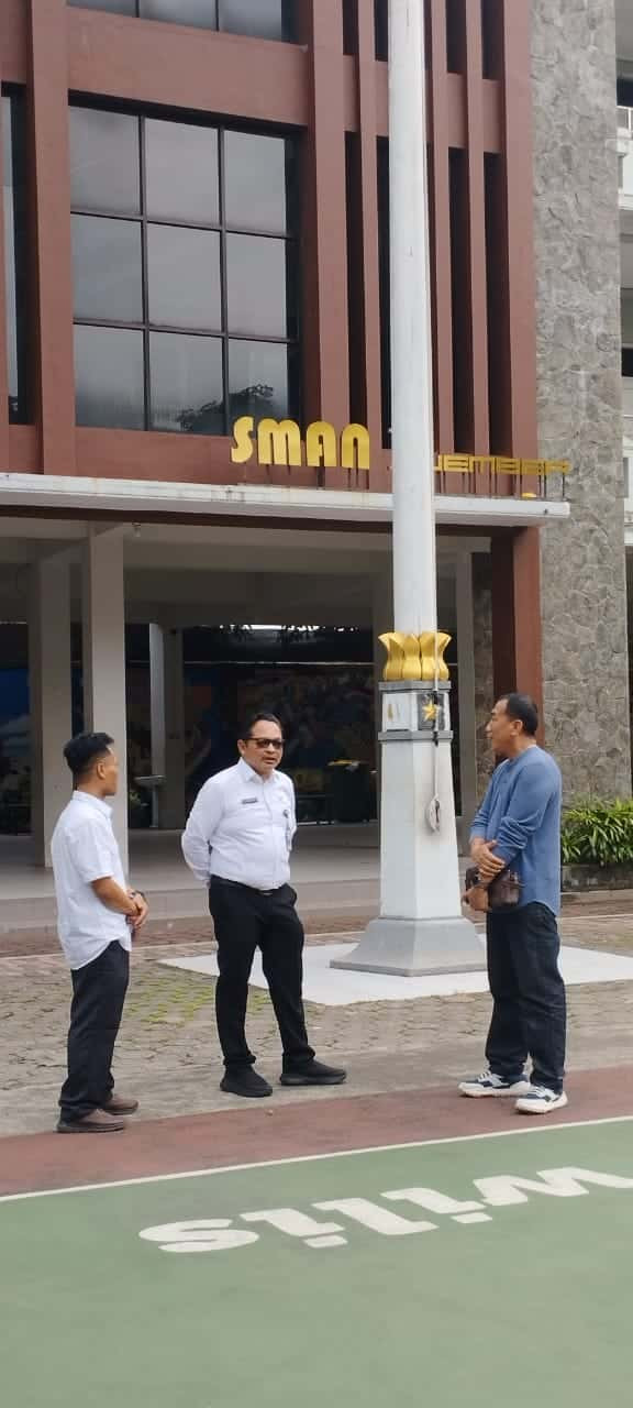 Kunjungan dan Sidak Kacabdin Wilayah Jember di SMAN 1 Jember